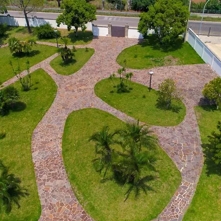 ヴィラ Carrisi *